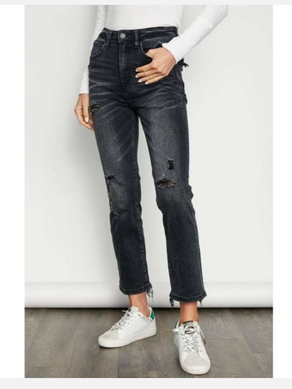 NWT- Risen High Rise Vintage Black Distressed Straight Leg Jeans Size 7/28